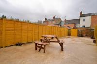 Monks Villa Fully Furnished Home Coventry - B&B