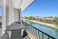 Waterfront 2-Bedroom Unit Walking to GC Convention - B&B Gold Coast