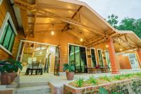 Luzzeri Legasi Zeeman Hulu Langat Guesthouse - B&B