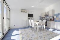 Tetto Bianco Bright Apartment with Private Terrace in Marina della Lobra by Feeling Italy - Chambres d'hôtes Massa Lubrense