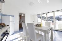 Tetto Bianco Bright Apartment with Private Terrace in Marina della Lobra by Feeling Italy - Chambres d'hôtes Massa Lubrense