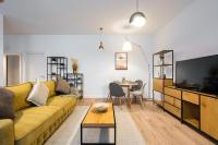 Two-Bedroom Deluxe Apartment with Garden View