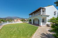 Villa Holivista Elegant 4-Bedroom Spanish Villa in Estepona - B&B Estepona