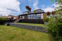 Escape To Coastal Bliss - Mins To Beach - B&B
