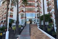 Apartamentos Danubio, Modernes Apartment mit Poolblick und seitlichem Meerblick, Wohnzimmer und 1 Schlafzimmer, 4 Etage, im Herzen von Playa del Inglés, Gran Canaria - Chambres d'hôtes Playa del Ingles