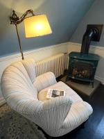 Deluxe King fireplace Room ( No Pets )