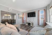 Escape to Raleigh Ave Glamour - Steps to the Beach - Ferienwohnung
