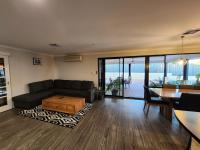 Large Hallshead home - B&B