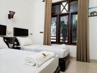 Twin Room with Bathroom