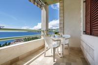 Apartamento de 2 dormitorios con vistas al mar
