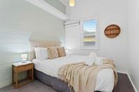Stylish Renovated Victorian Home - B&B