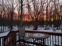 Serenity and Fun all in one in this Cozy Pocono Cabin - B&B Jim Thorpe