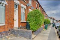 Central - 2br House - Free Parking - Garden - B&B