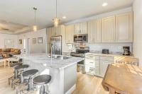Outdoor Bar & Fire Pit: Navarre Getaway! - B&B Navarre