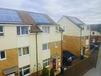 Ensuite Private Cosy Space Near the Bus Station - Ferienwohnung Broughton