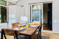 Cozy 3-Bed Retreat Near Manchester Airport Ideal for Families & Groups - B&B Manchester