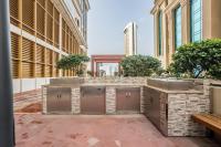 Renovated Unit with Skyscraper Views, Close to JBR Beach, Elite Residence, Dubai Marina by Deluxe Holiday Homes - Chambres d'hôtes Dubaï