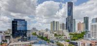 Skyline Haven, Luxe 2BR with Pool & Gym in Fortitude Valley - Chambres d’hôtes Brisbane