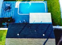 Stylish Pool Home - B&B