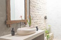 Tropical 2BR Bingin Center 2 Minutes to Beach - Chambres d’hôtes Uluwatu
