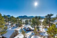 Steps to Estes Lake Mtn-View Hideaway with Hot Tub! - B&B