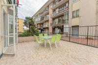 10 minuti a piedi dal mare, grande terrazza con ombrellone - B&B Albisola Superiore