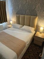 The Liversedge, 64 Leeds Road - B&B Liversedge