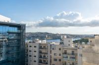 Sliema A20 - 5 mins walk to Valletta Ferry - Shopping Mall and Bay by QuickTrips - Chambres d'hôtes Sliema