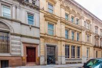 NEW! Stunning City Centre 2-bed apartment in Liverpool by 53 Degrees Property, Ideal for Small Groups, Sleeps 6! - Chambres d'hôtes Liverpool