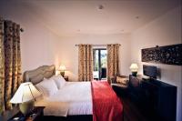 Deluxe Double Room with Balcony and Mountain View