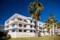 B06 - Top-Floor Marina 2 bed Apartment - B&B
