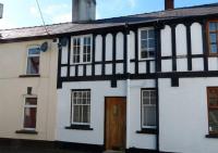Charming newly renovated 3 bed cottage in Brecon town with private garden & pets welcome - B&B