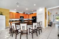 DREAM VILLA 6bd, all en-suite, pool, spa, grill, theatre - Ferienwohnung Kissimmee