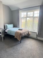 Standard Twin Room with Shared Bathroom