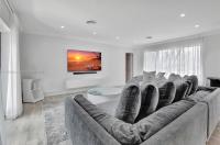 Chic Hollywood Pool Villa - B&B