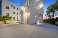 Luxury Aquarius Apartments - Beachside with Hot Tub - B&B Vodice