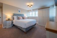 Villa with Garden View