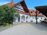 Lóbarát Panzió - Ferienwohnung