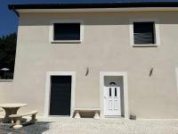 Charming new independent apartment in a quiet area - B&B