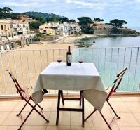 Beachfront Calella Duplex - B&B