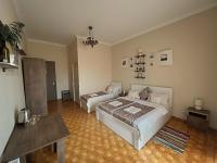 Dreibettzimmer mit Balkon
