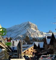 Central studio in Villars sur Ollon, Emeraude, for 3 only 100m to Bretaye ski train - B&B Villars-sur-Ollon