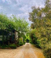 Sutton Spring Art Retreats - Bed and Breakfast Daylesford