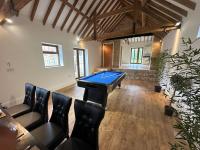 character filled barn renovation - Bed and Breakfast Old Hurst
