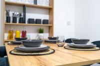 Contemporary Comfort - Apartment Sheffield - Free Parking & Fast WiFi - B&B