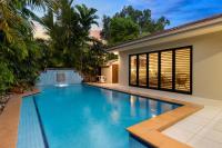 Six Beachside With Tropical Heated Pool - Ferienwohnung Port Douglas