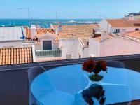 SEA VIEW Loft 30 secs to Beach in Historic Old Town - Ferienwohnung Cascais