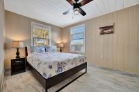 Stones Throw Beachside Bungalow #1 ON THE BEACH - B&B Clearwater Beach