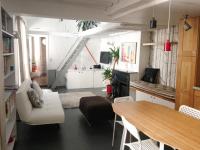 Charming 2-bedroom duplex Bastille - Bed and Breakfast Parijs
