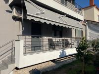 Dreibettzimmer mit Gartenblick